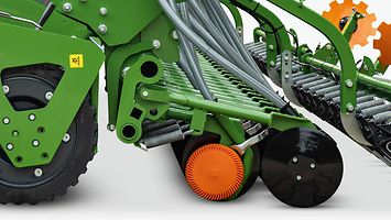 Avant 02 – seed drill combination with mounted front hopper