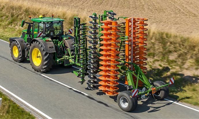 Nowość na targach Agritechnica 2023: Kompaktowe brony talerzowe Catros+ 03