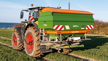 Pojemność 5000 l i ładowność 4500 kg gwarantują maksymalną wydajność powierzchniową ZA-TS 5000