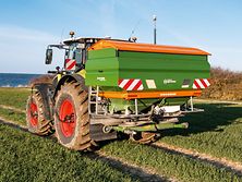 Pojemność 5000 l i ładowność 4500 kg gwarantują maksymalną wydajność powierzchniową ZA-TS 5000