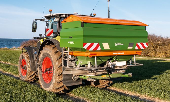 Pojemność 5000 l i ładowność 4500 kg gwarantują maksymalną wydajność powierzchniową ZA-TS 5000