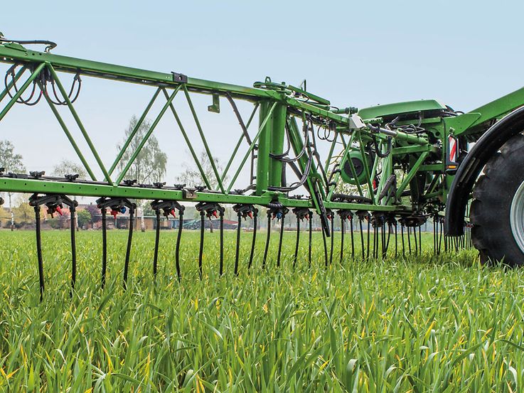 Schleppschlauchausstattung (2) UX4201_schleppschlauch_Claas_d0_kw_DJI_0515_d2_200604